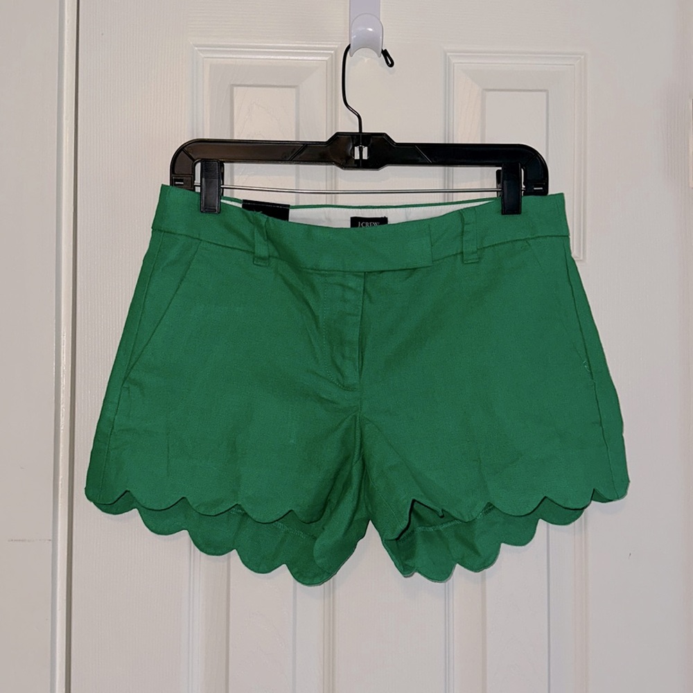 New J. Crew Scalloped 4” Short in Kelly Green size 4